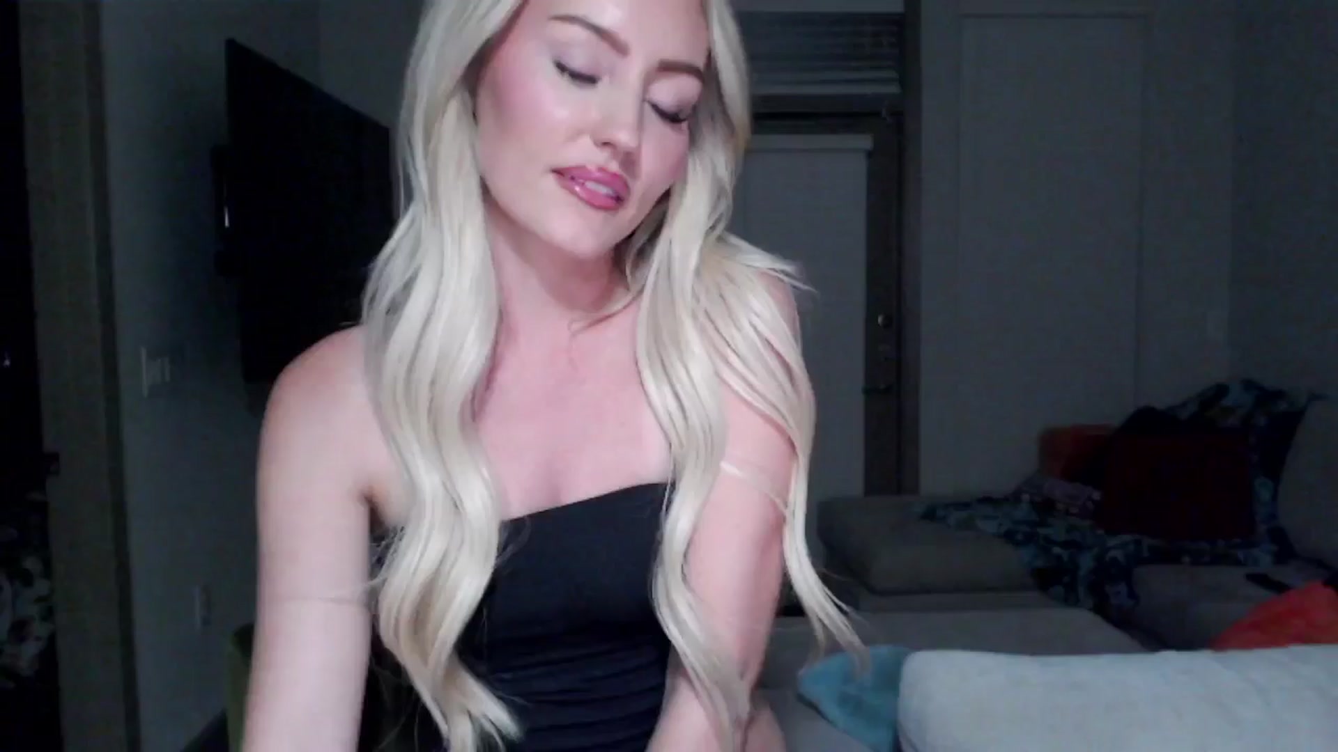 Officialelsa video thumbnail