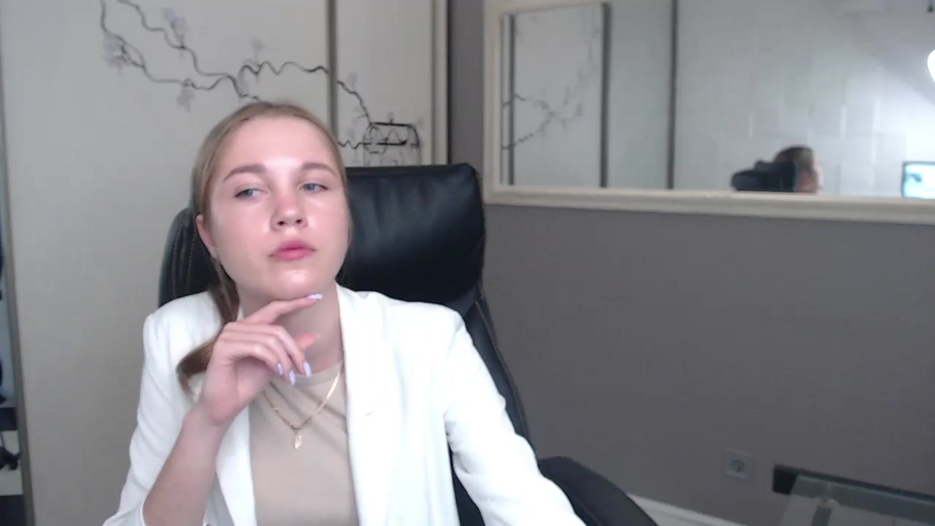 Kate_Lewiss video thumbnail
