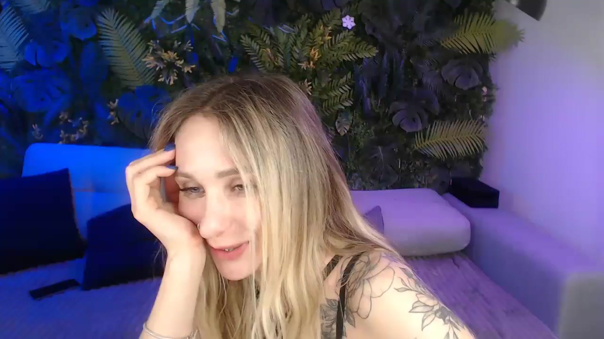 Horny_Blond video thumbnail