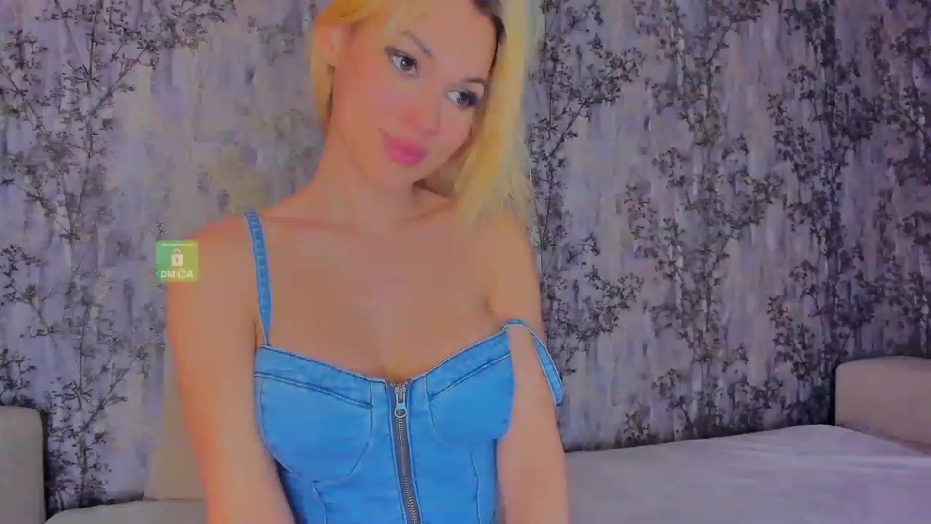 StephanyLuxe video thumbnail