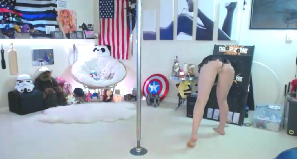 MissMolly video thumbnail