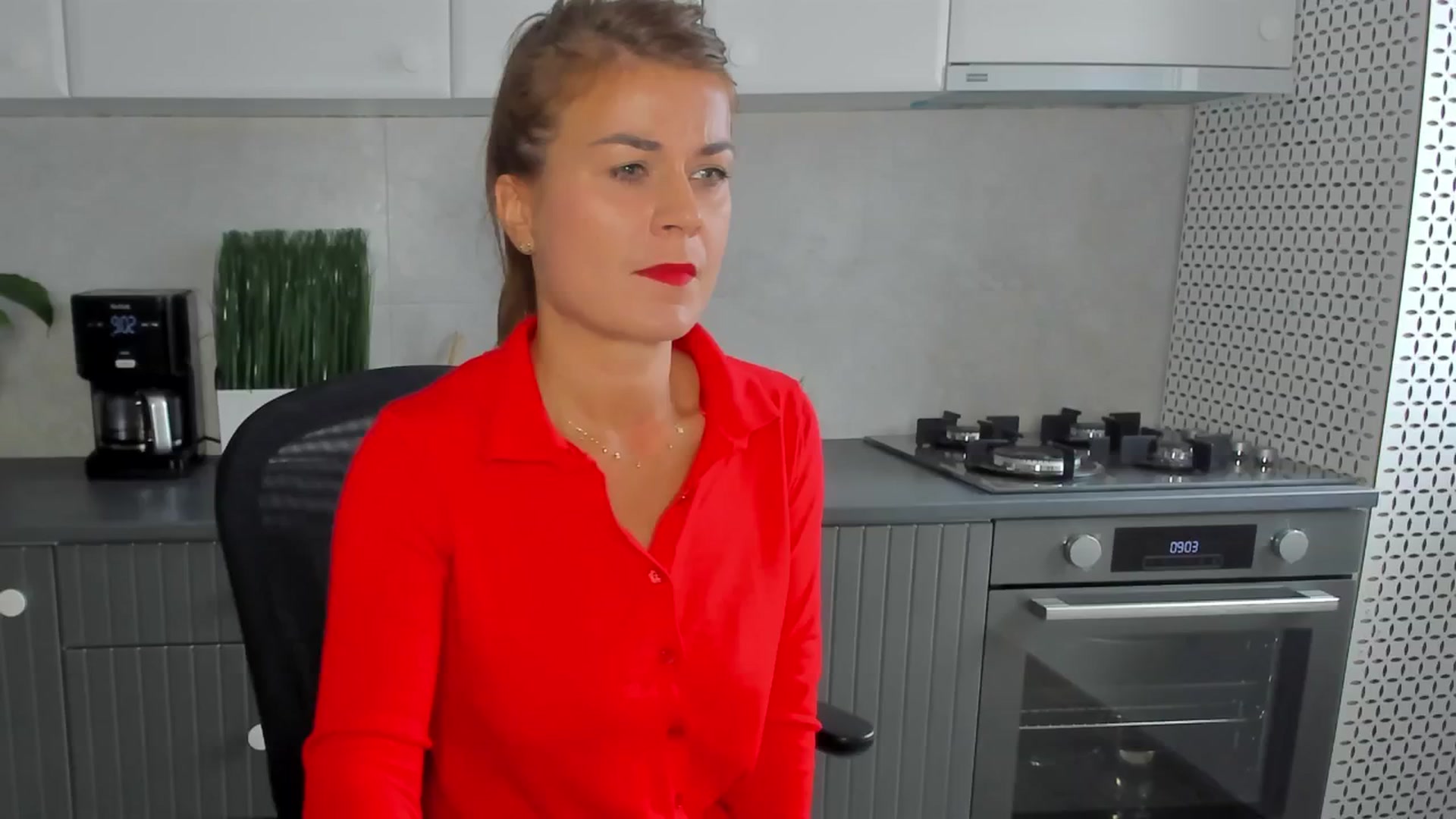 SuaveGia video thumbnail