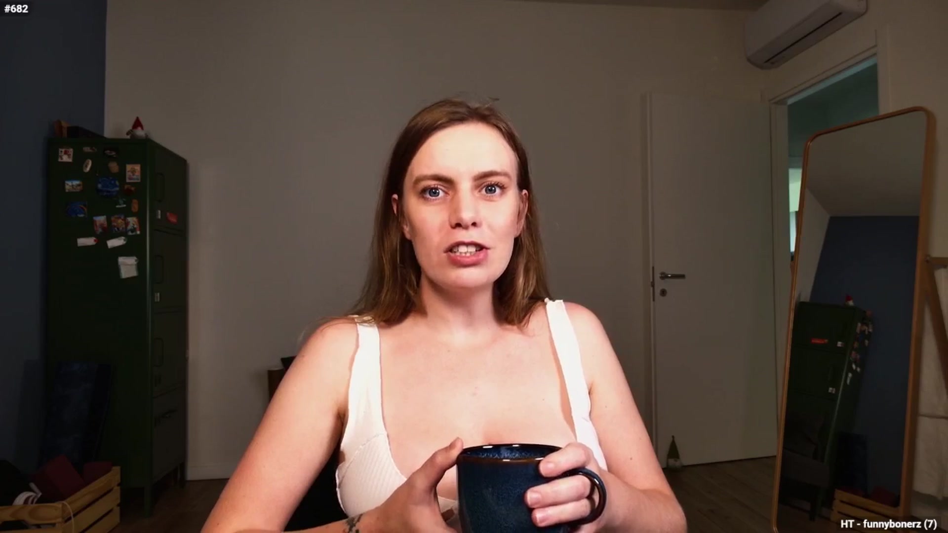 Personage video thumbnail