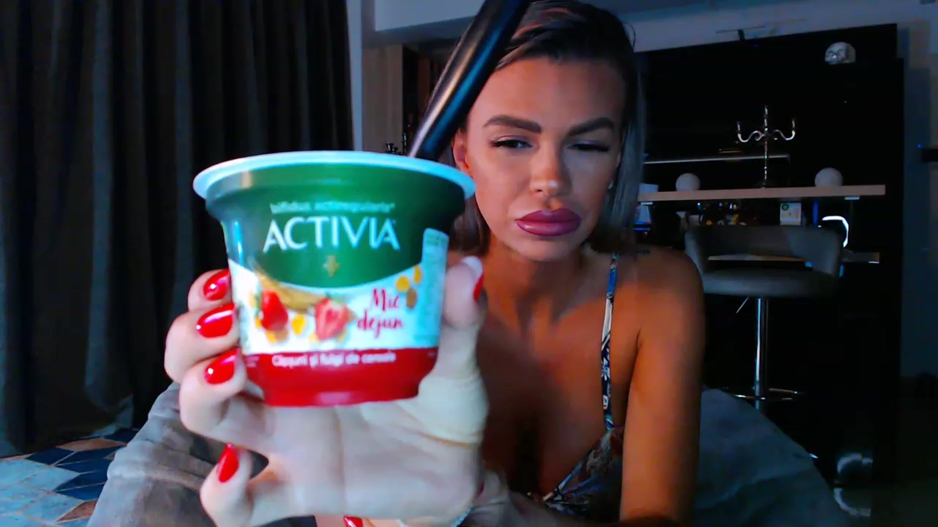 D_y_y video thumbnail