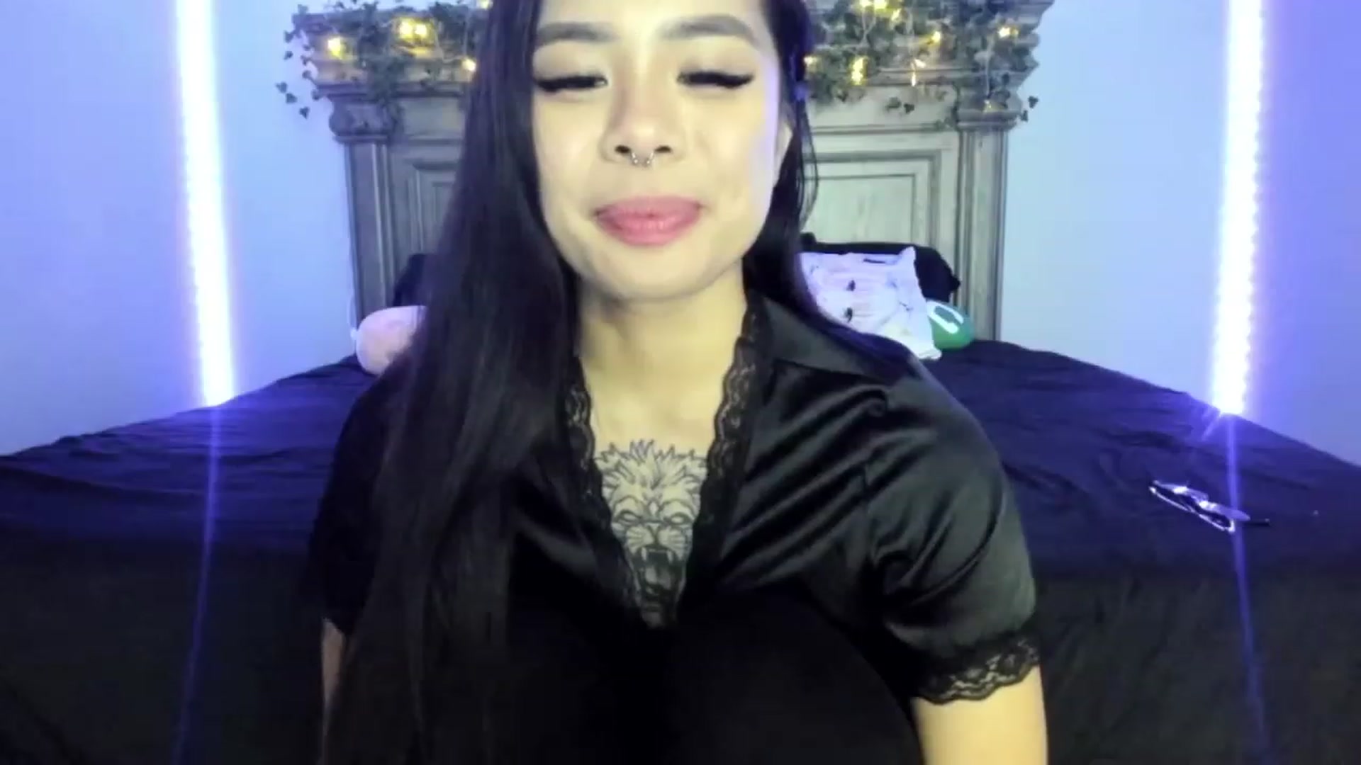 dolllface video thumbnail