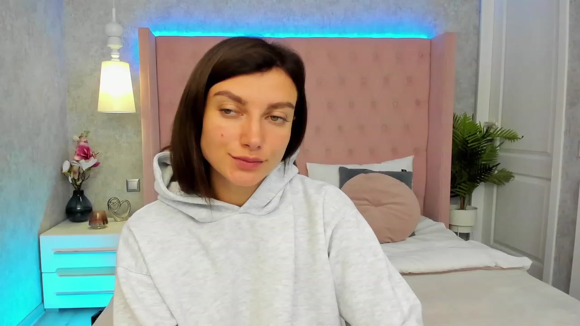LuckySandra video thumbnail