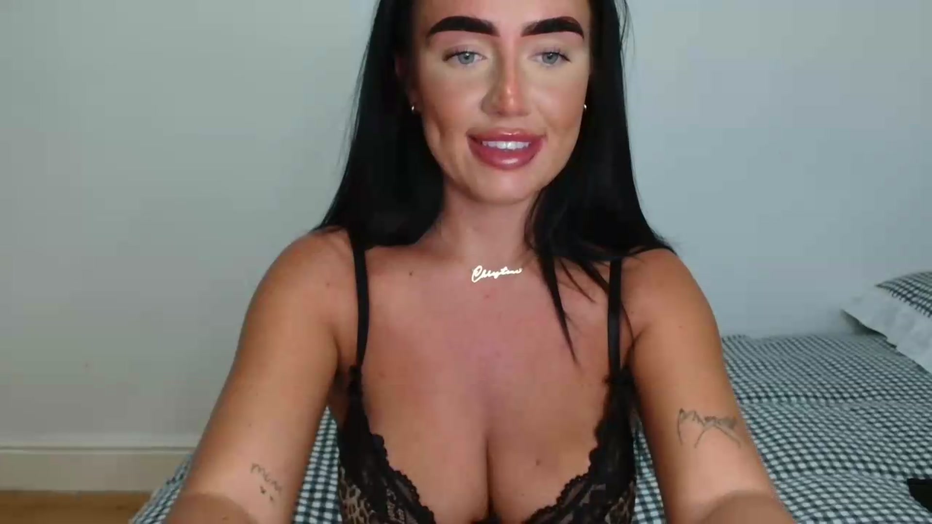 ElleBloom video thumbnail