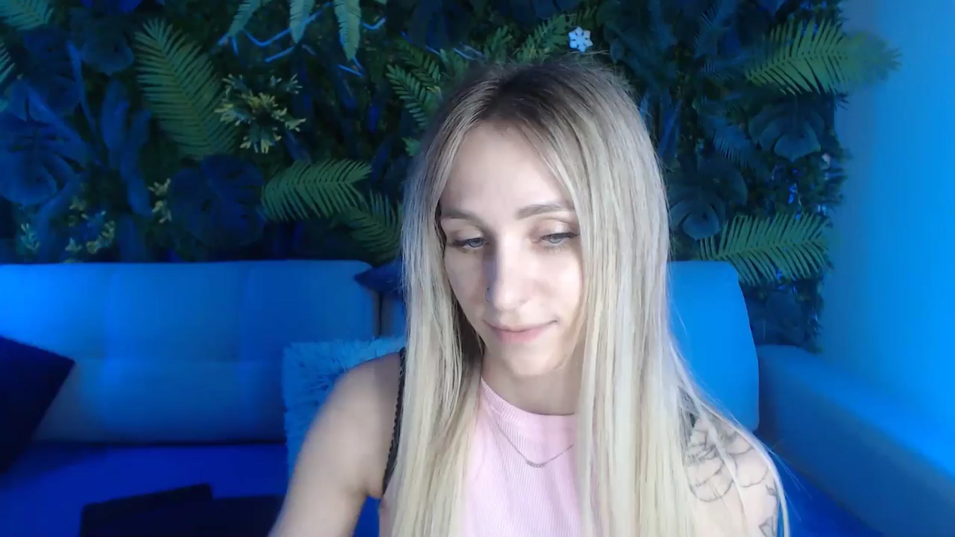 Horny_Blond video thumbnail