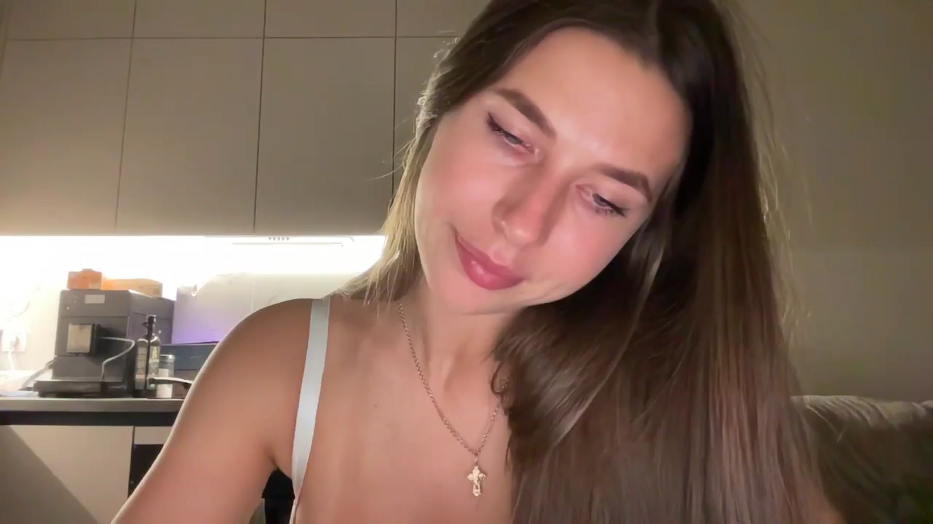 kissfreeze video thumbnail