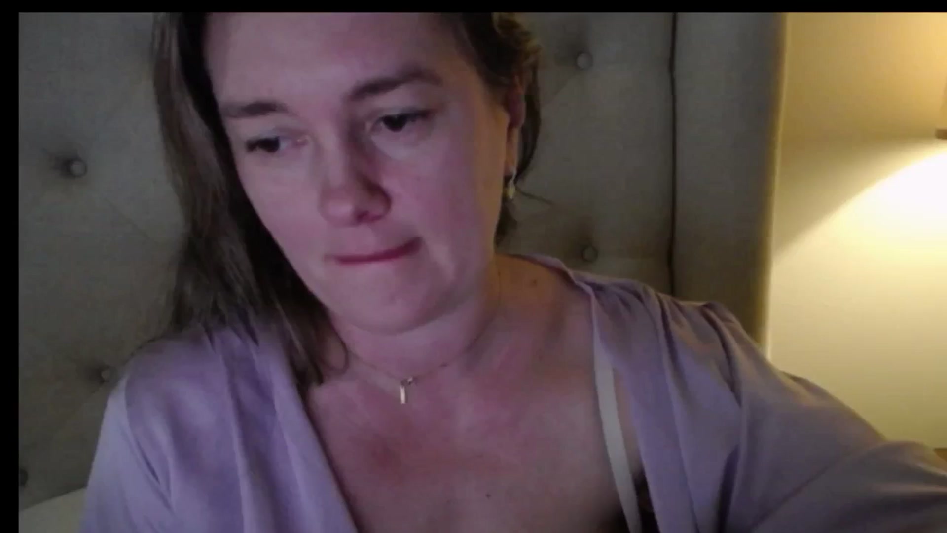 J0llye video thumbnail