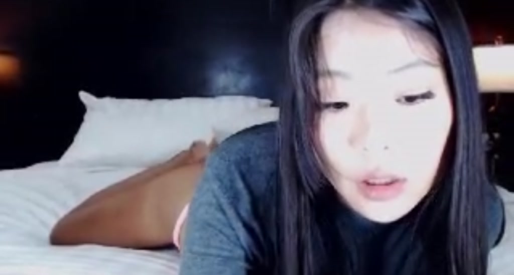 LeenaQ video thumbnail