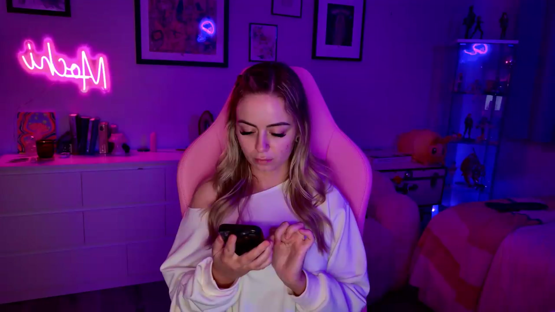 Keyana_Reeves video thumbnail
