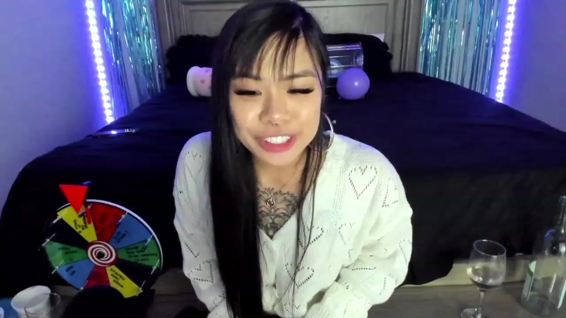 dolllface video thumbnail
