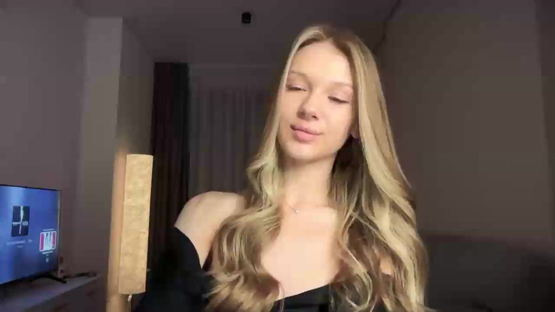 CuteBlonde video thumbnail