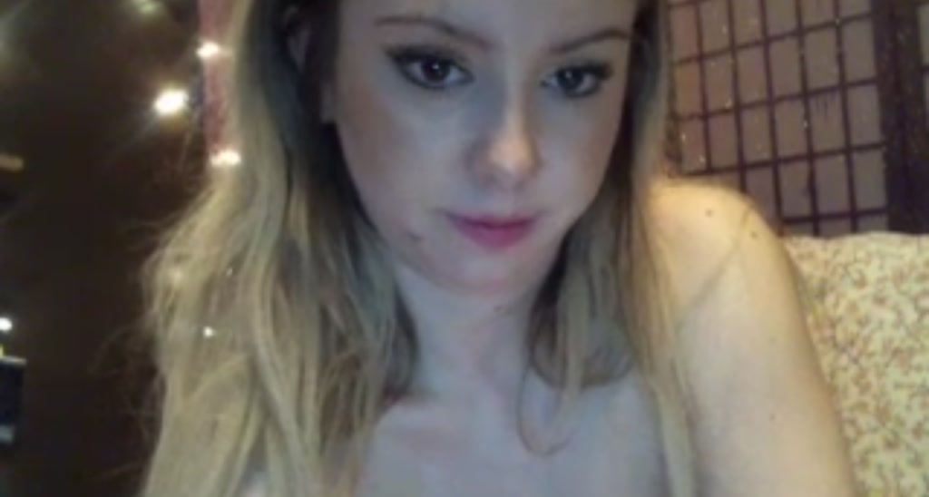 MiniMariah video thumbnail