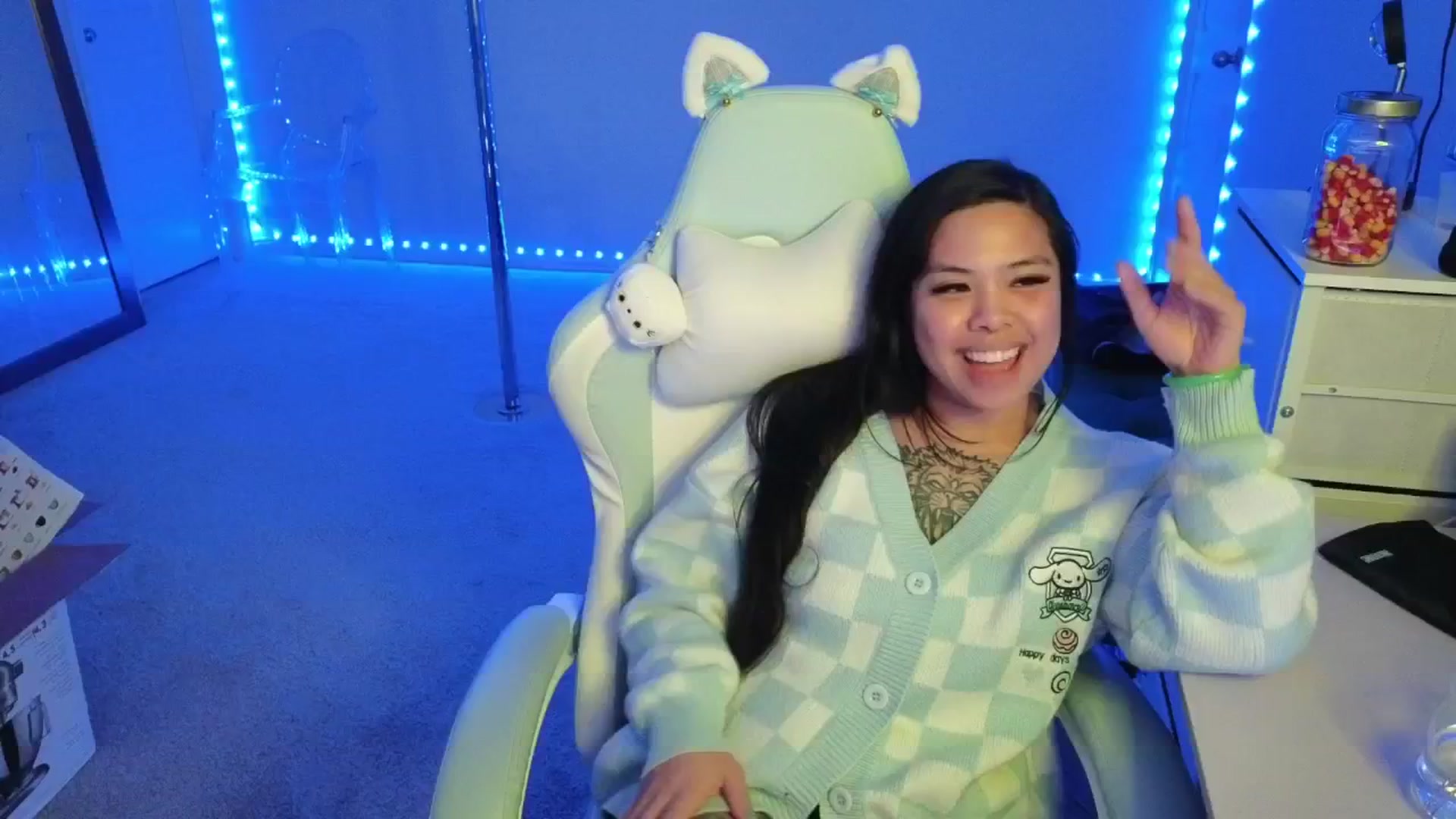 dolllface video thumbnail