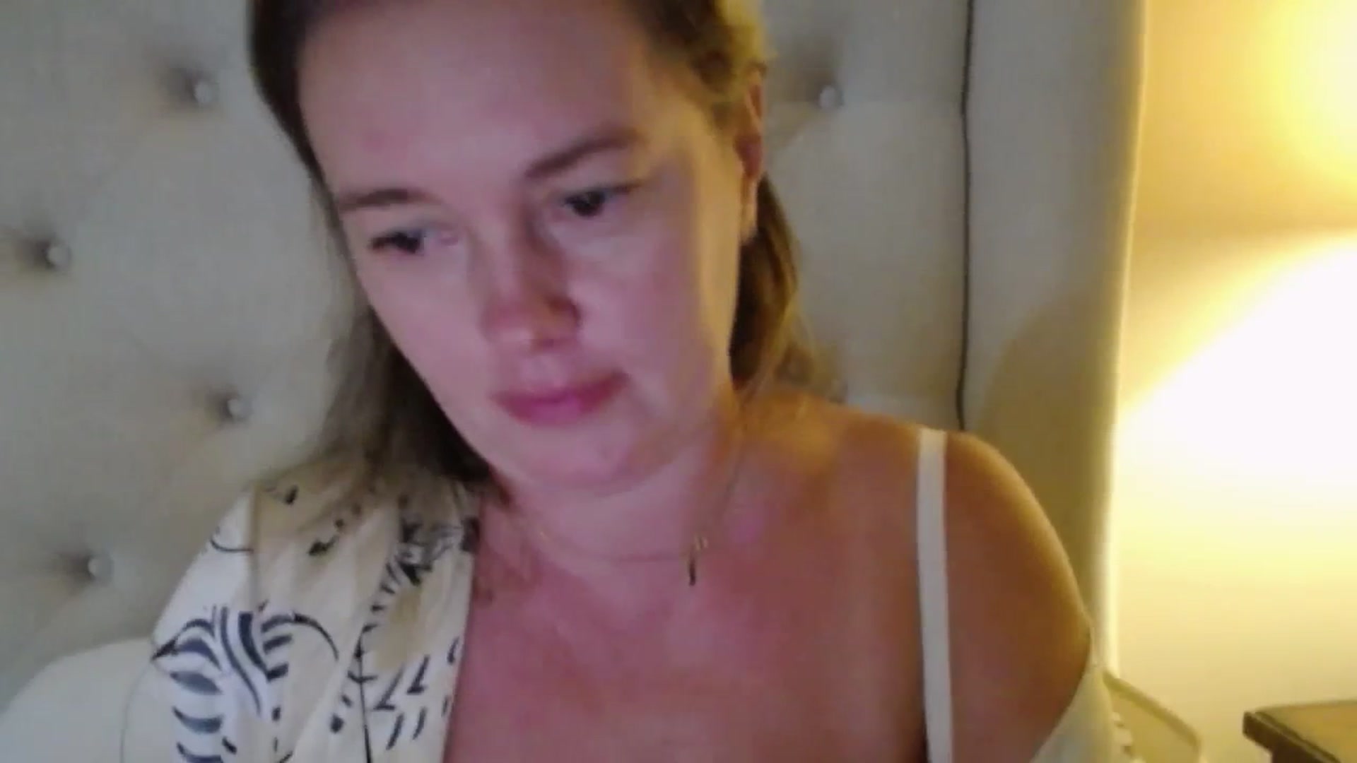 J0llye video thumbnail