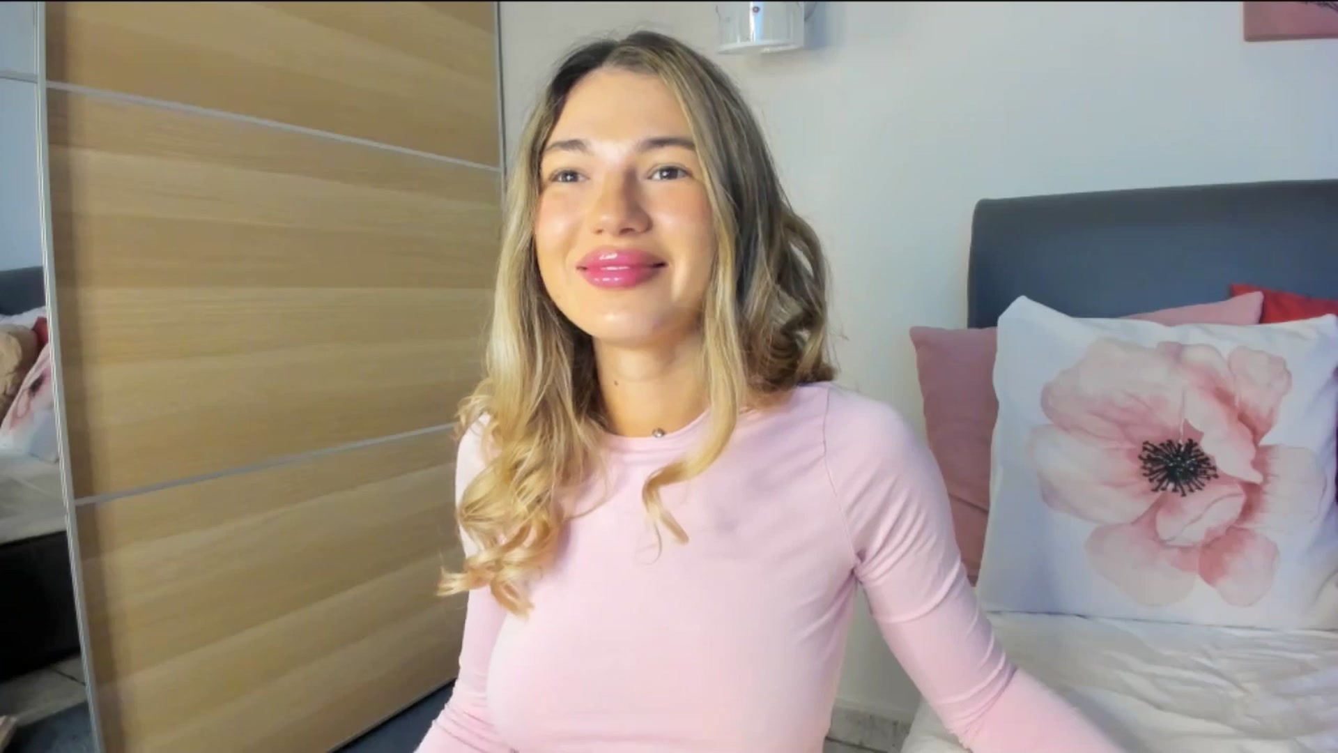Dariadely video thumbnail