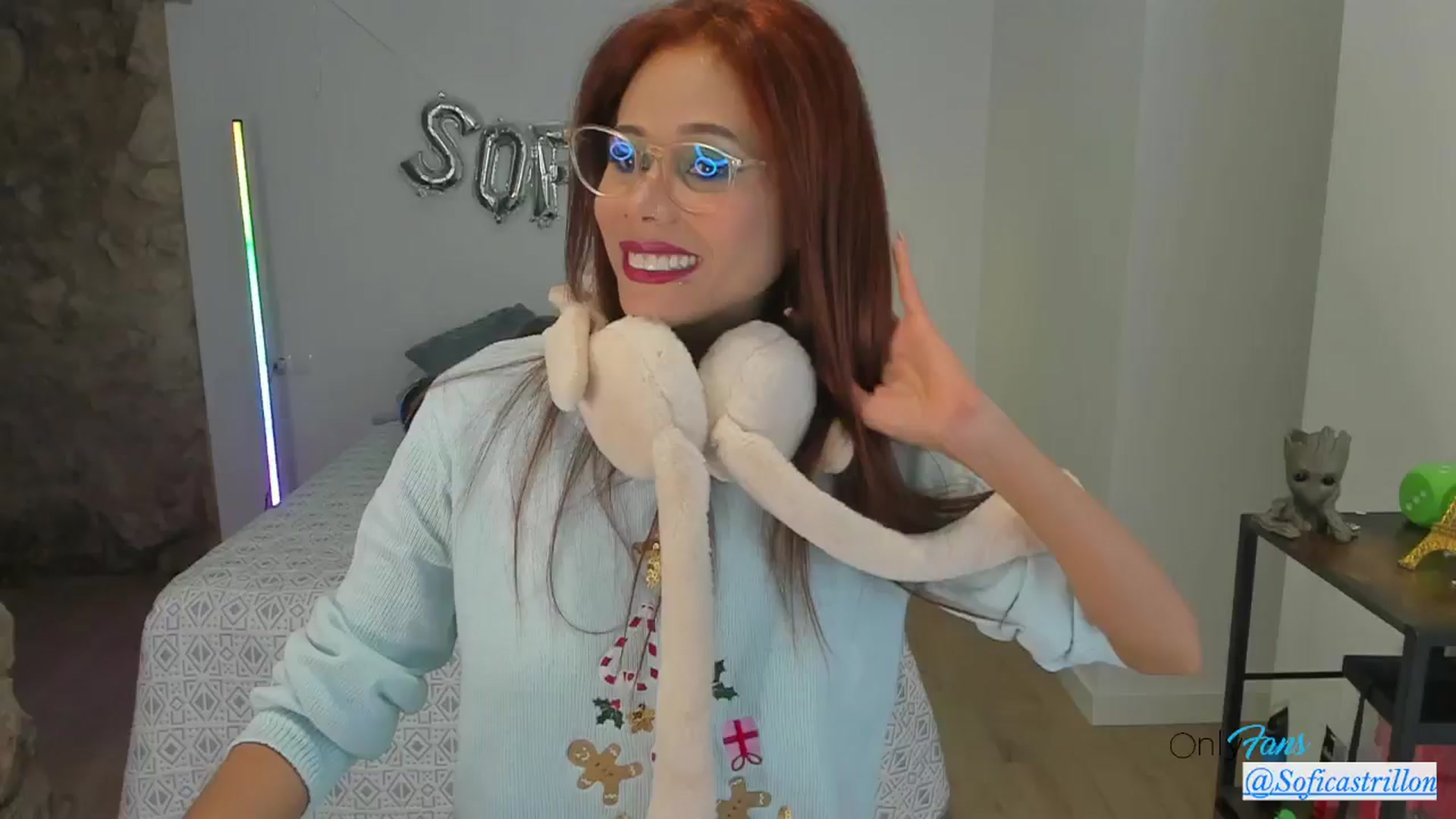 pamela_land video thumbnail