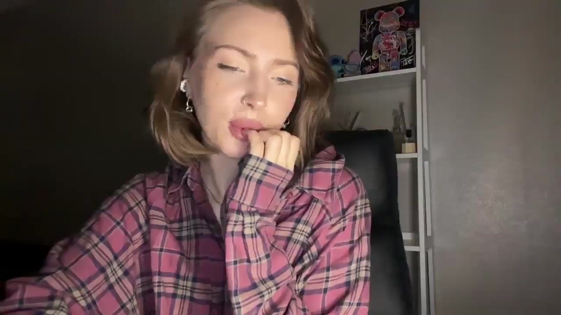 Di_Pearl video thumbnail