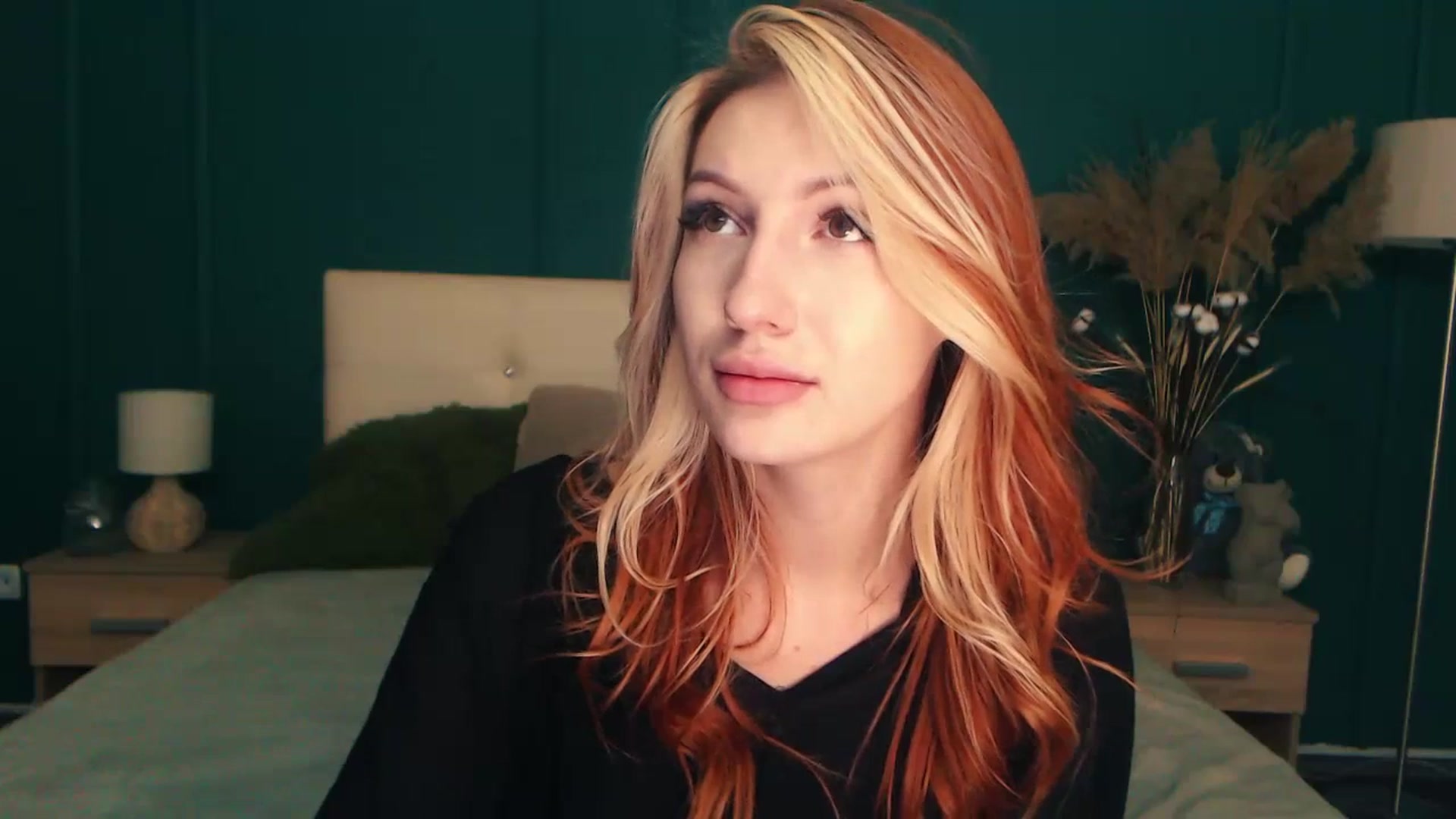 LovelyGin video thumbnail