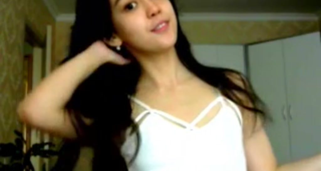 ESSE_Mia video thumbnail