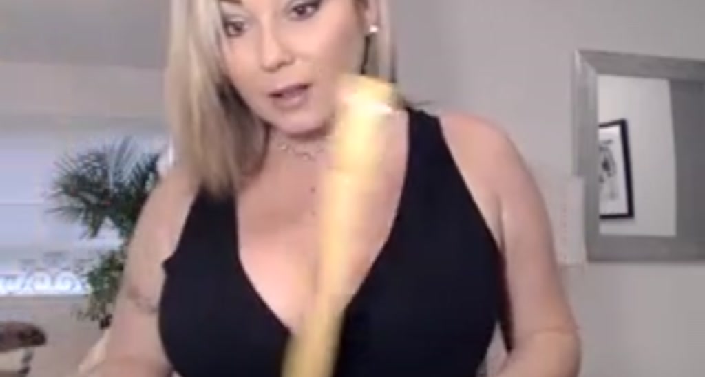 JuicyJamie_69 video thumbnail