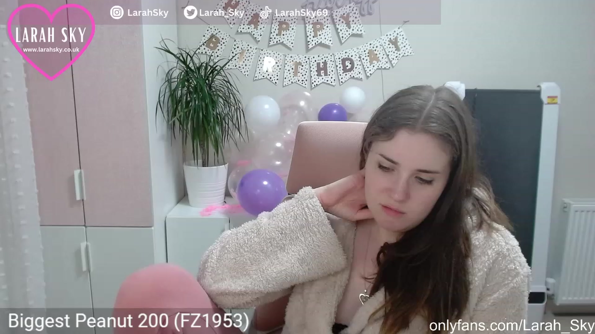 Larah_Sky video thumbnail