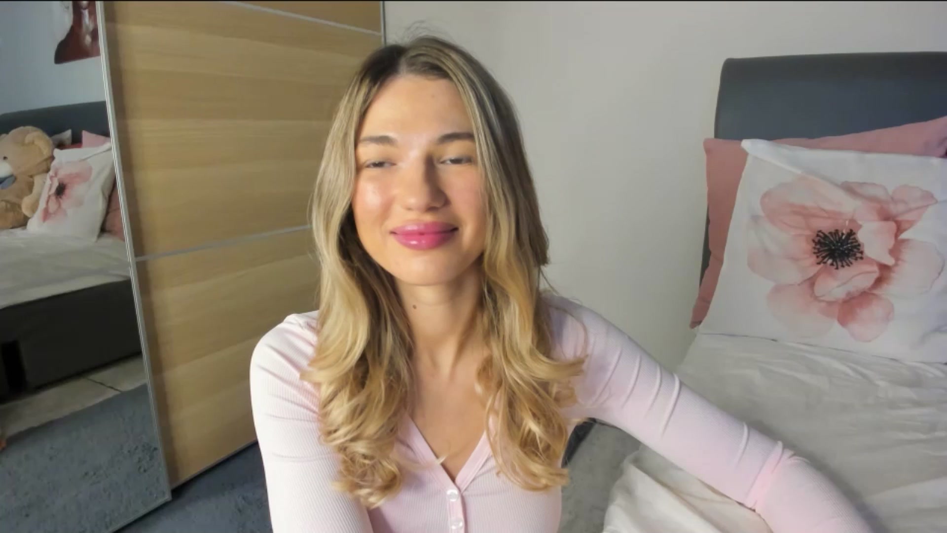 Dariadely video thumbnail
