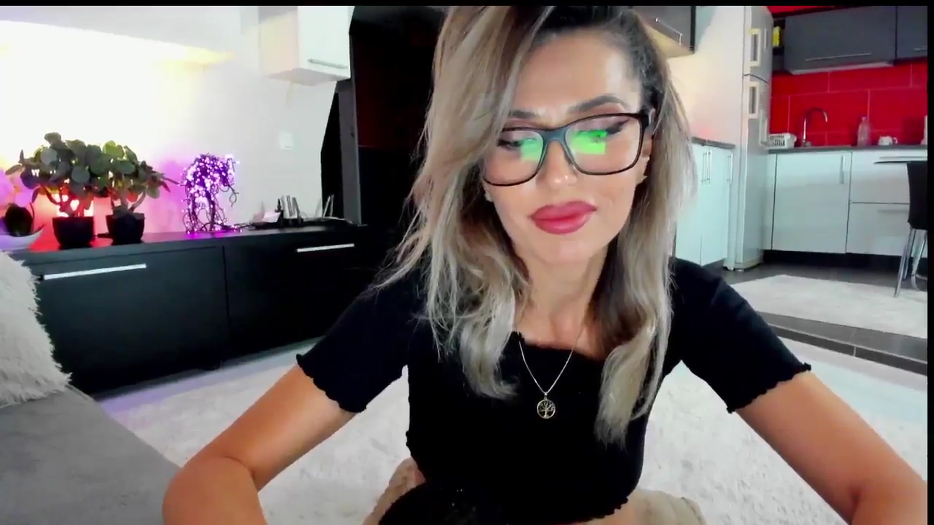 SmileyTinaa video thumbnail
