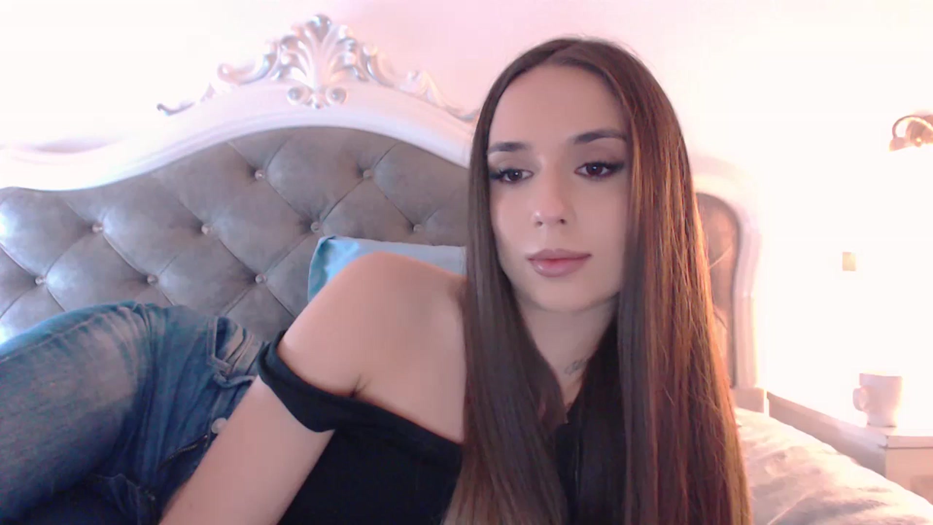 Raisadollface video thumbnail
