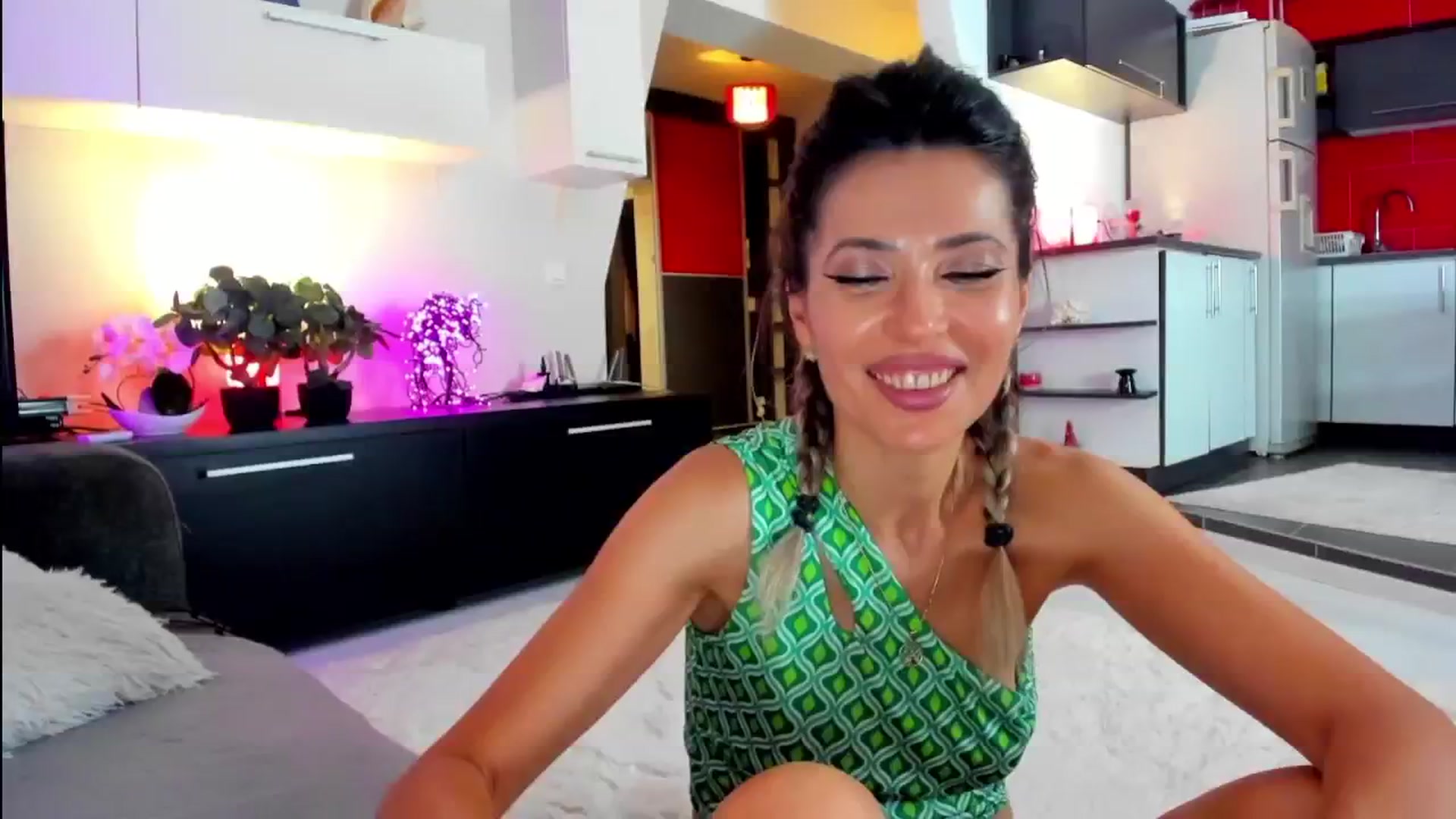 SmileyTinaa video thumbnail