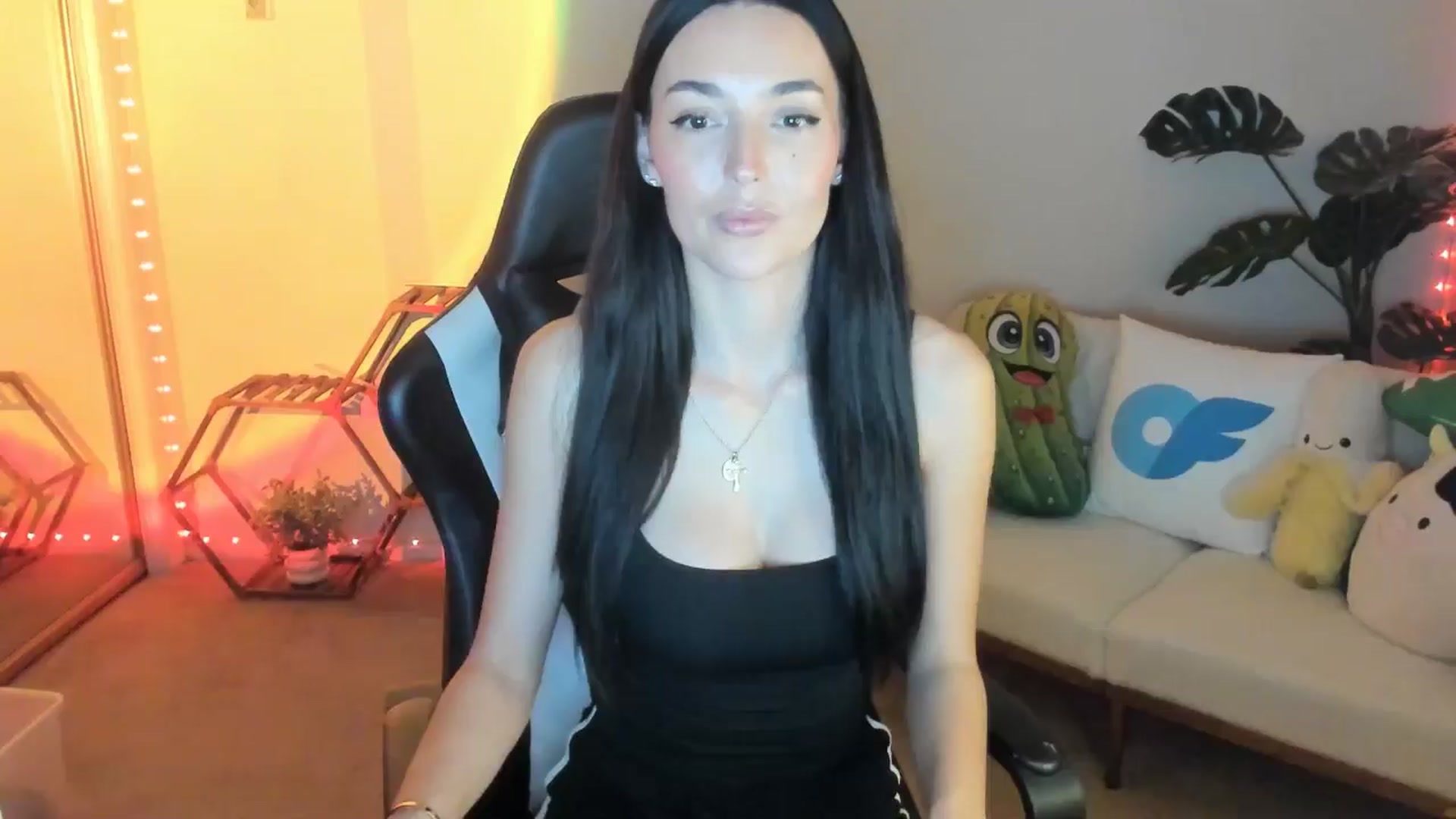 badgalsisi video thumbnail