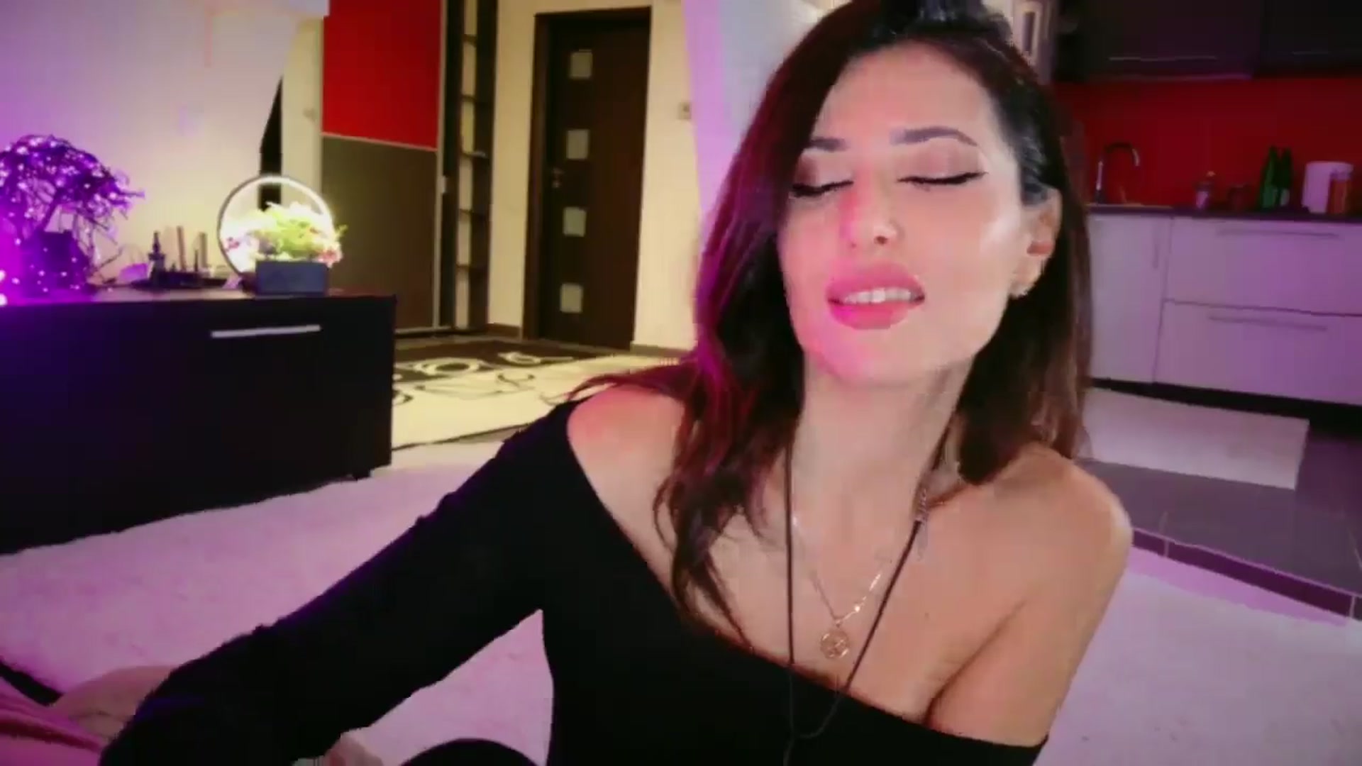 SmileyTinaa video thumbnail