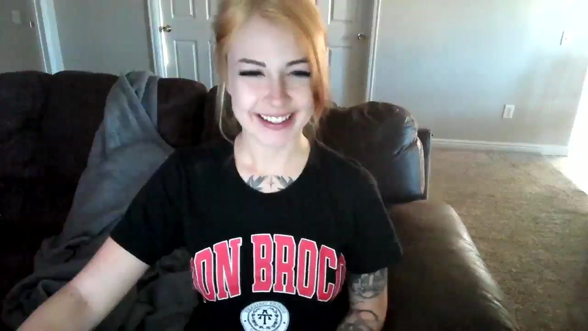 cuteholly video thumbnail