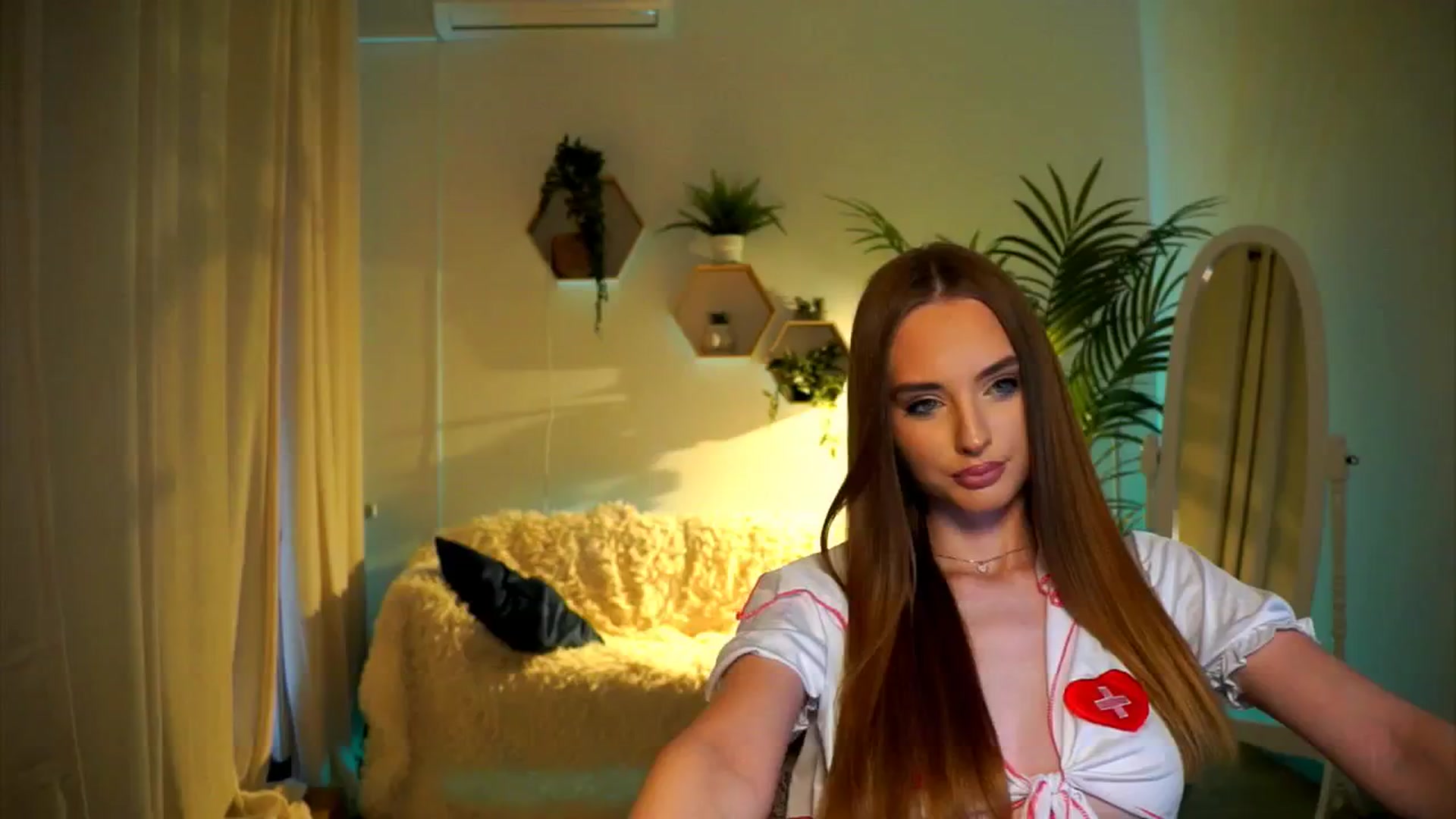 petitegonwild video thumbnail