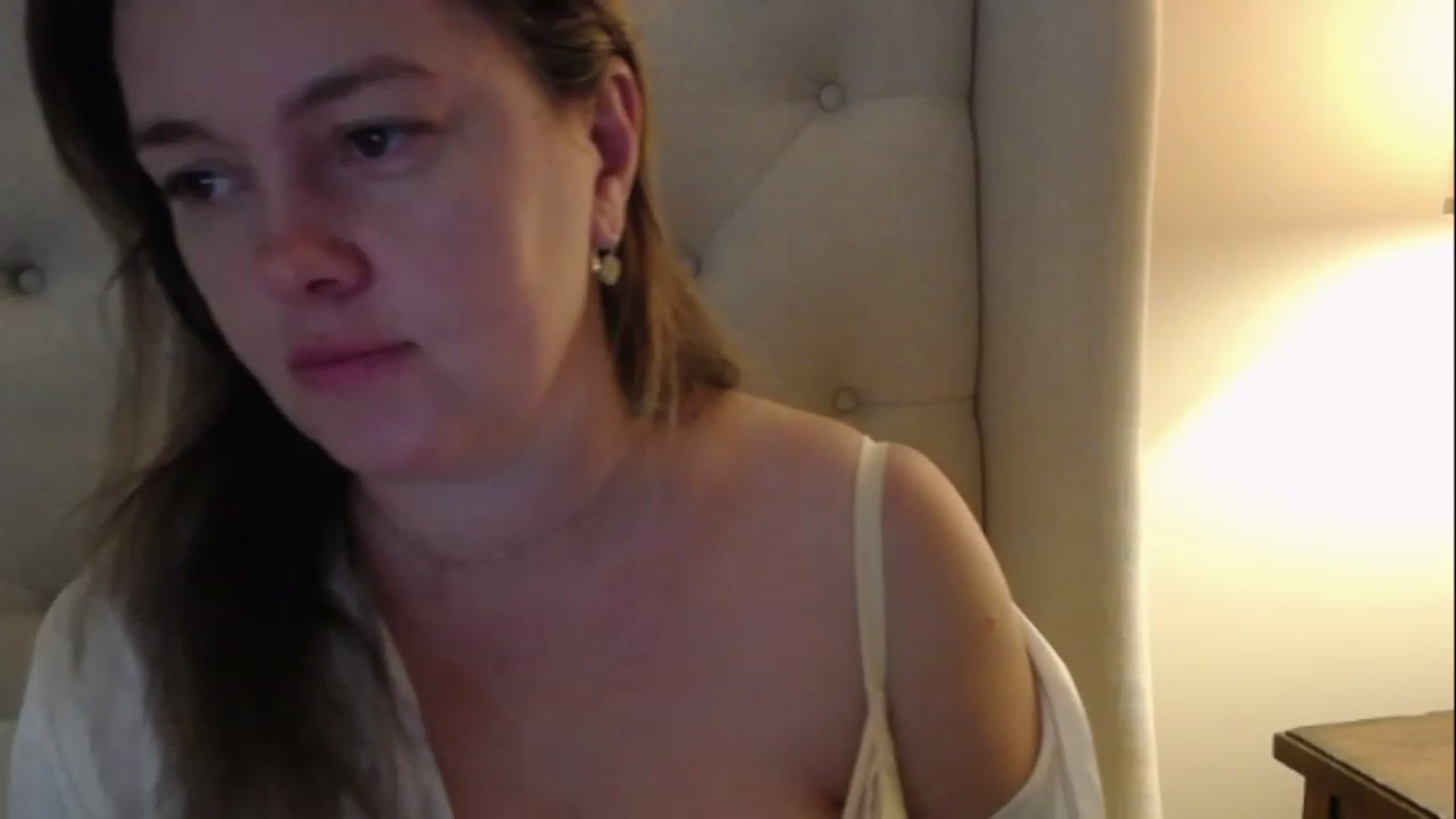 J0llye video thumbnail