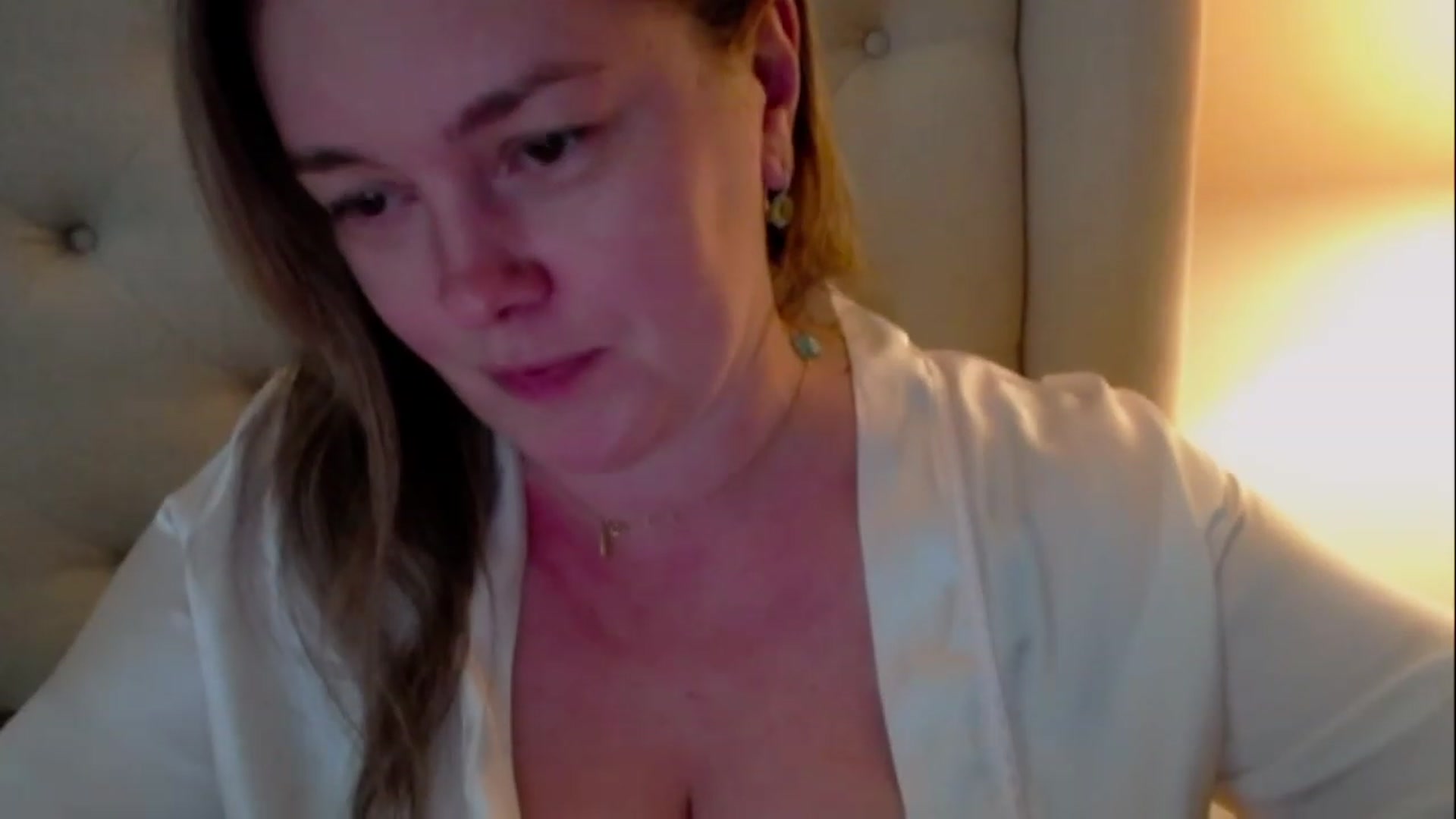 J0llye video thumbnail