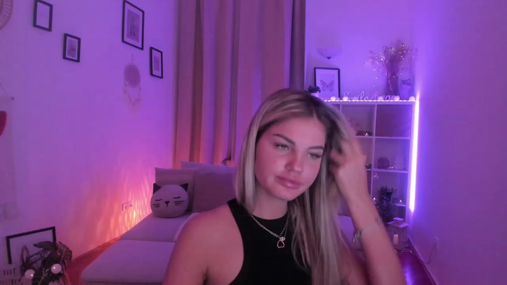 NiaBlondie video thumbnail