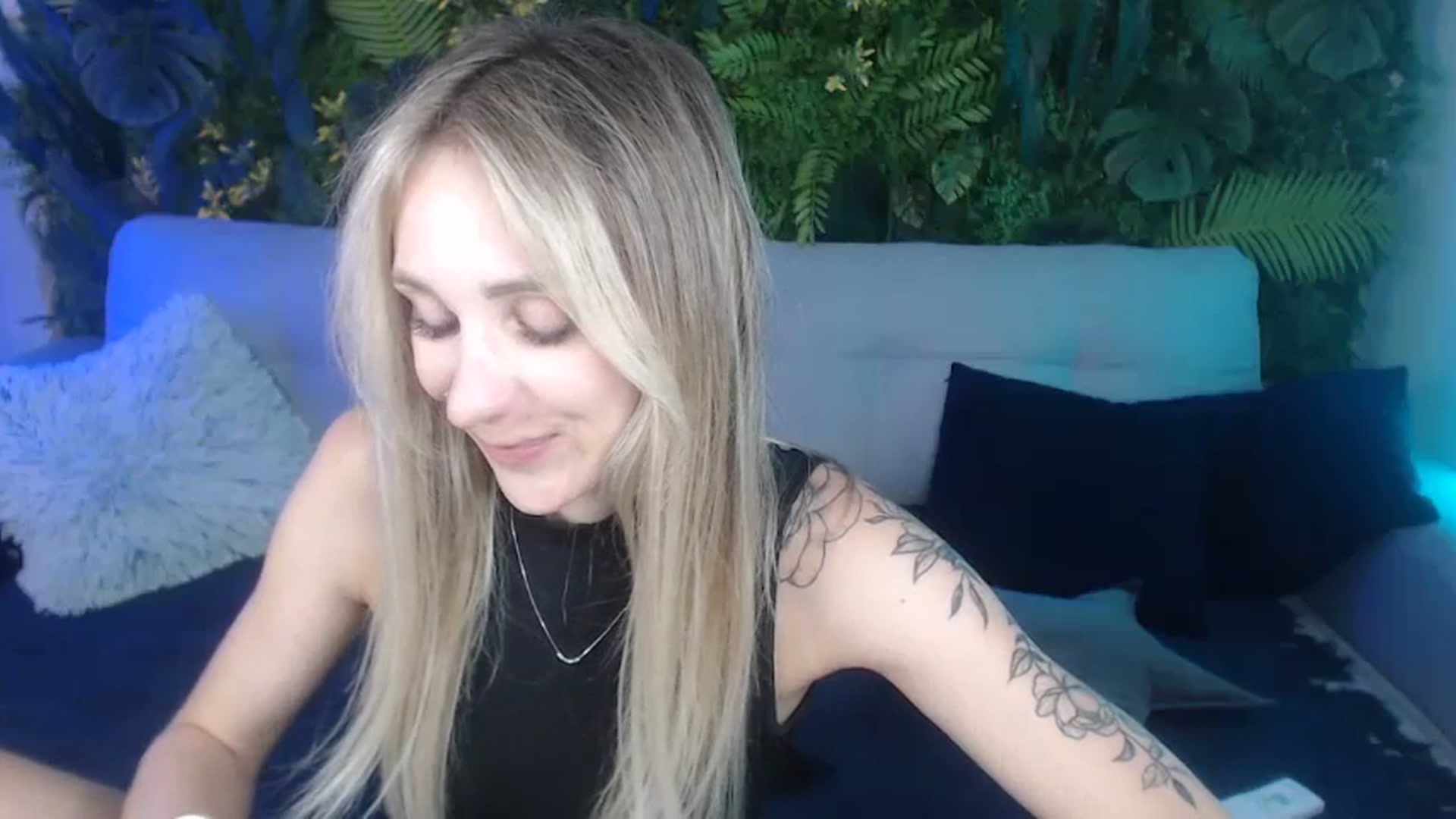 Horny_Blond video thumbnail