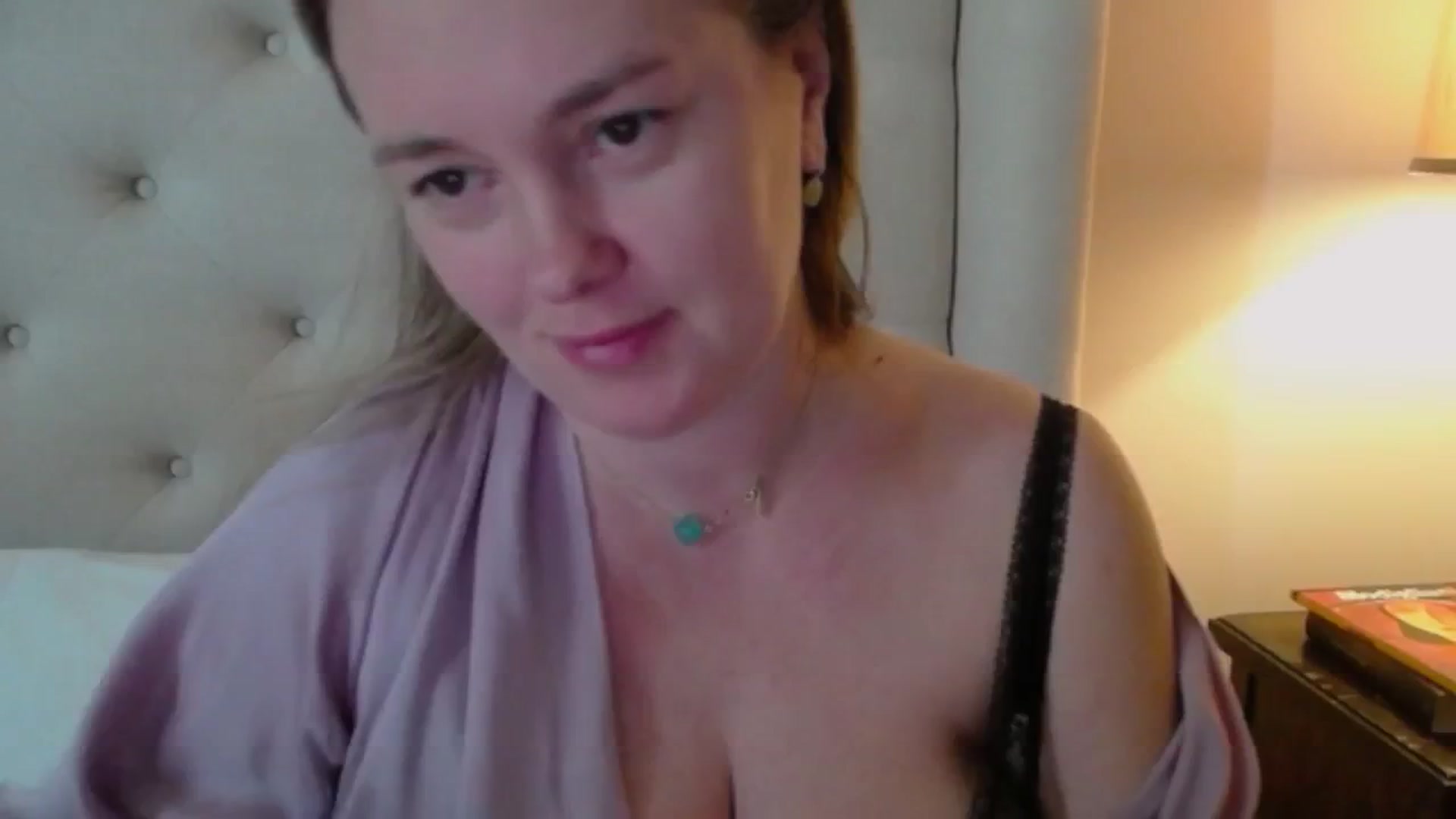 J0llye video thumbnail