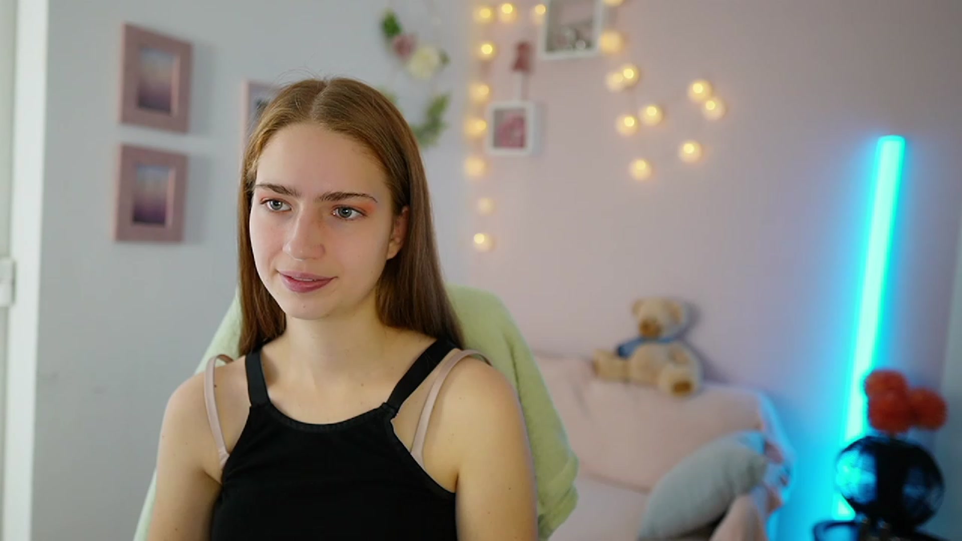 Naomi_Woods18 video thumbnail