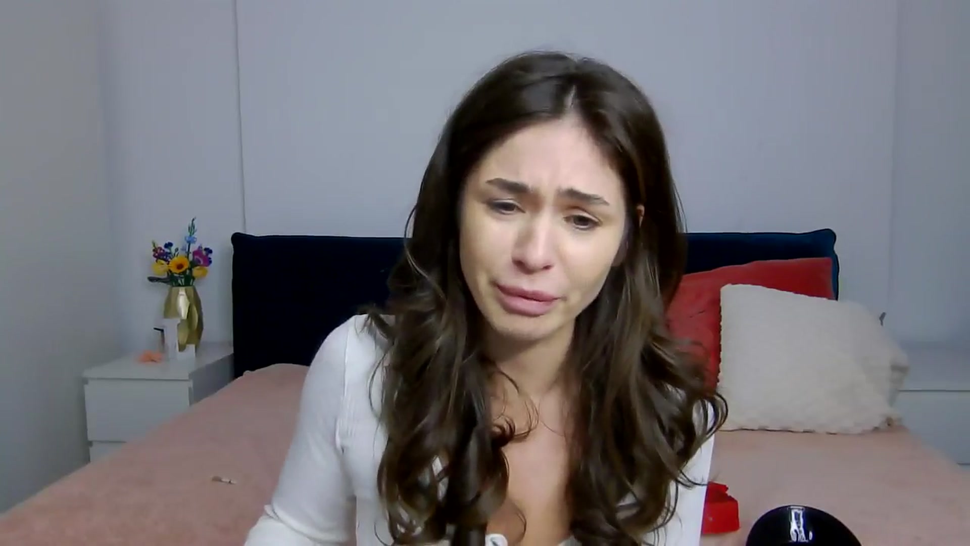 NaiaaBee video thumbnail