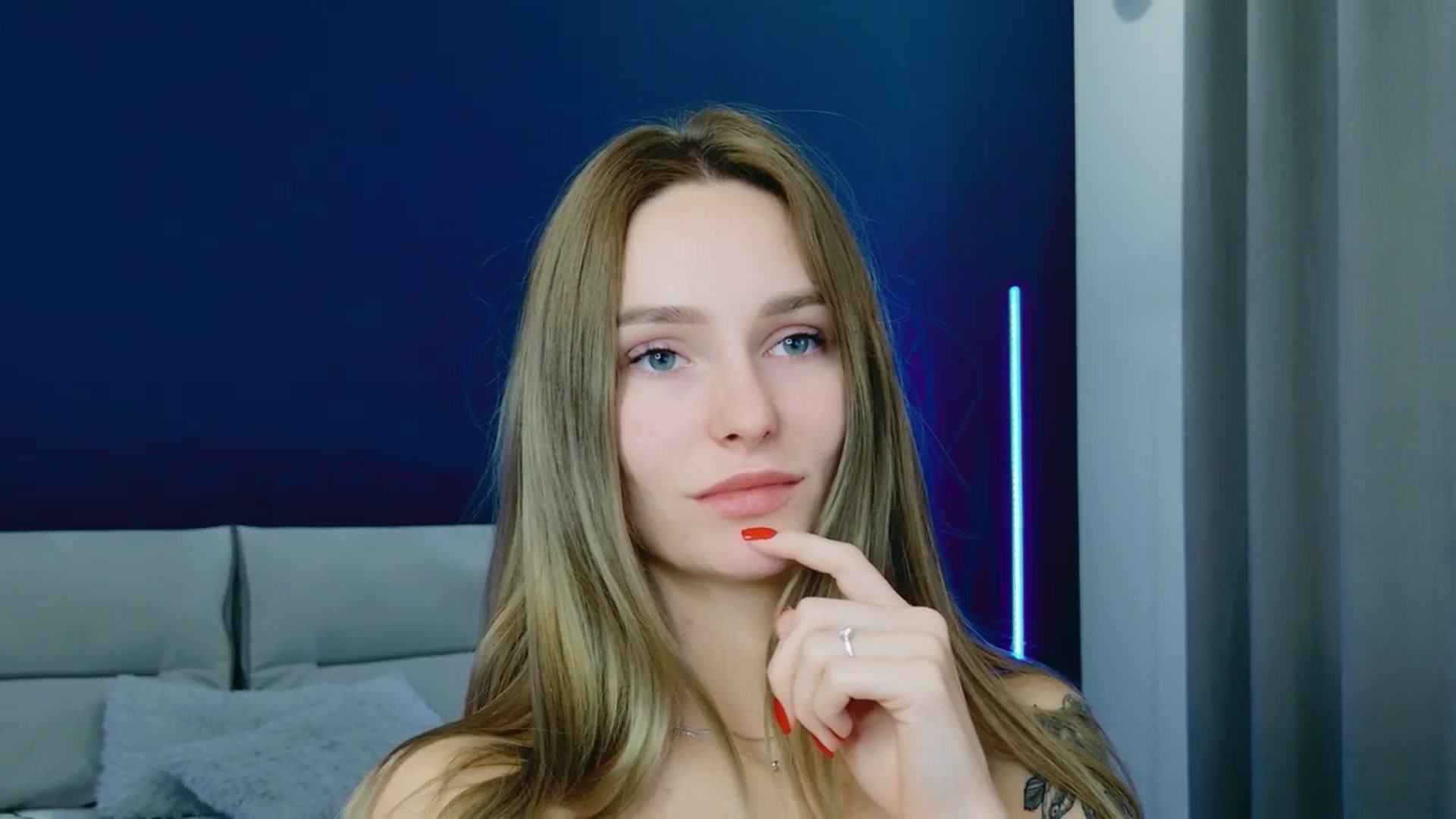 Miliain video thumbnail