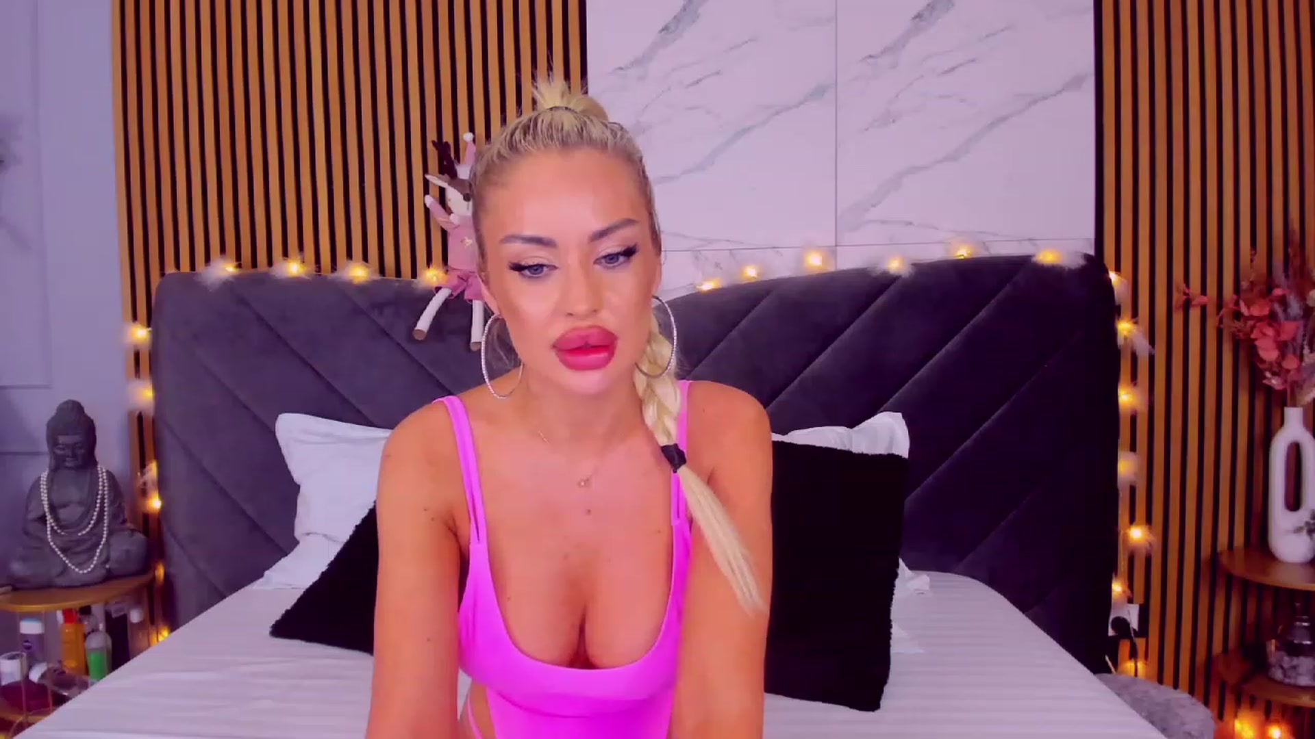 AwwwElla video thumbnail