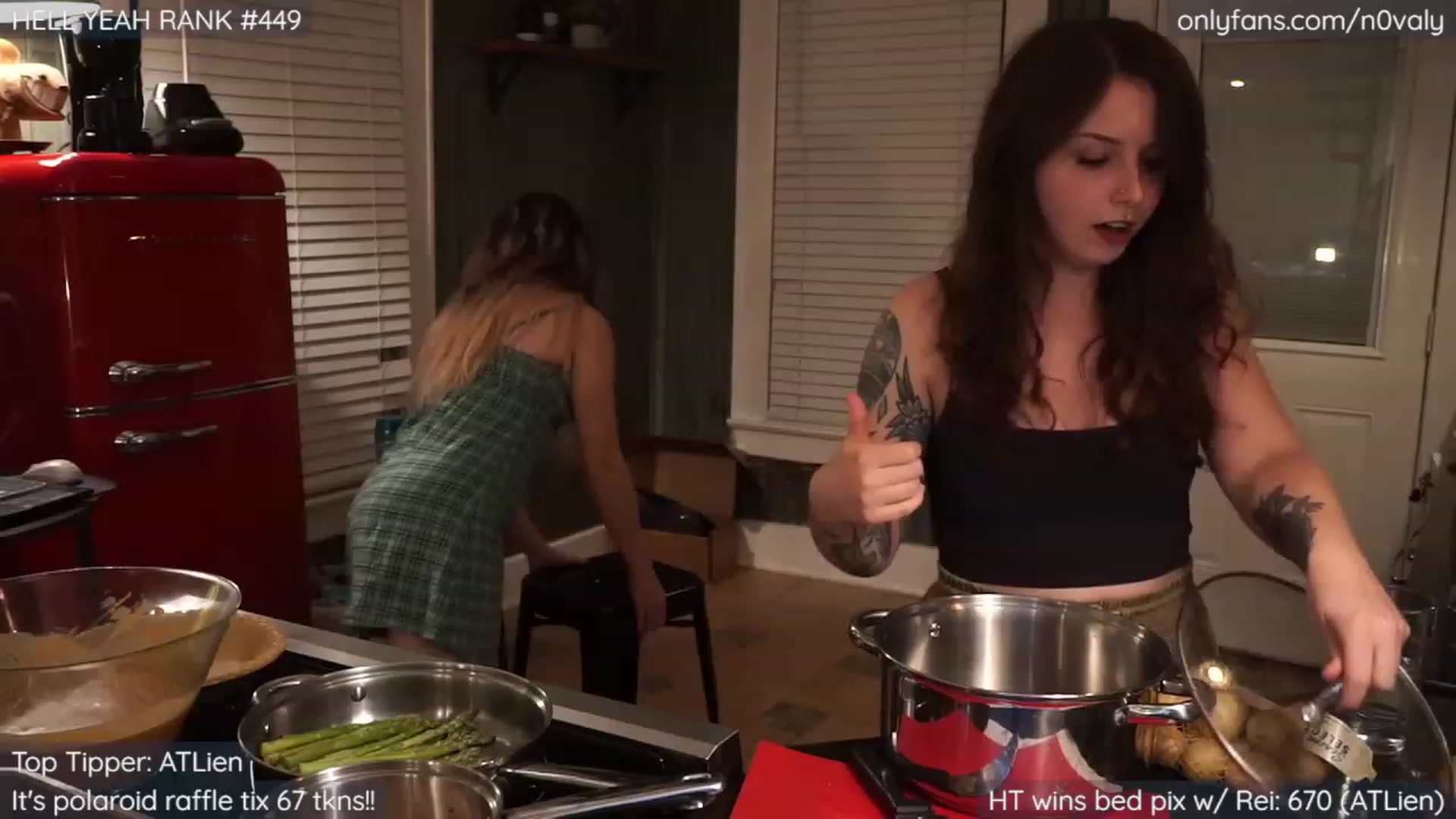 N0valy video thumbnail