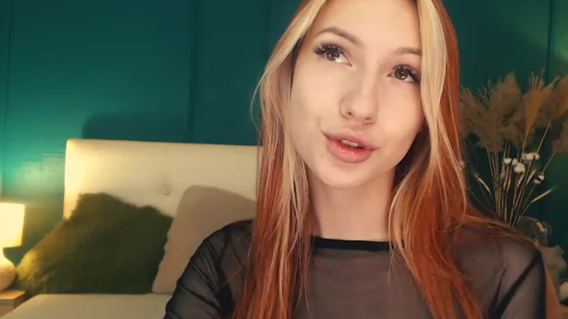 LovelyGin video thumbnail