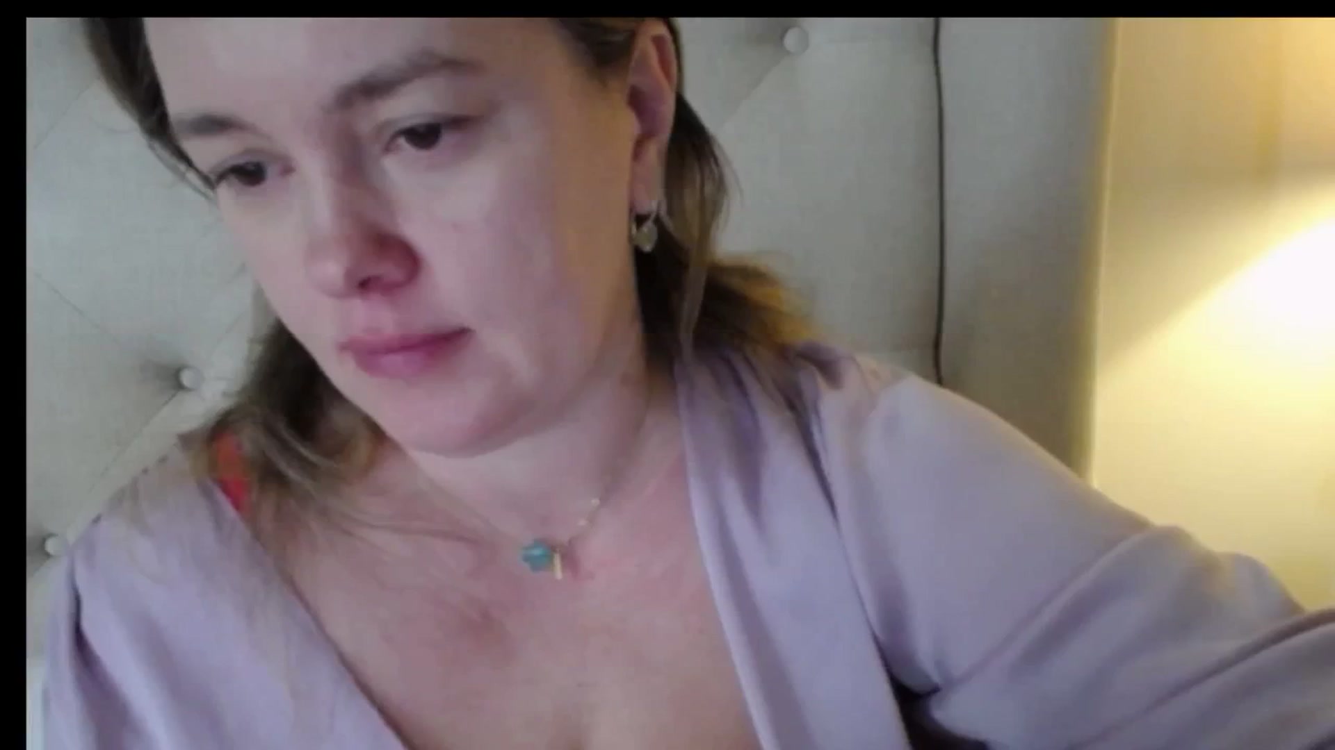 J0llye video thumbnail