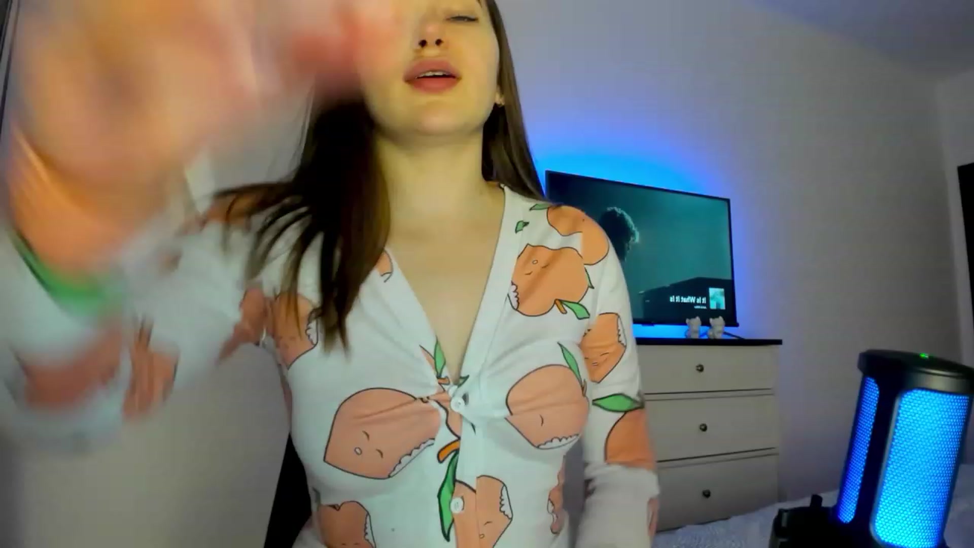 Bee_Sweety_ video thumbnail