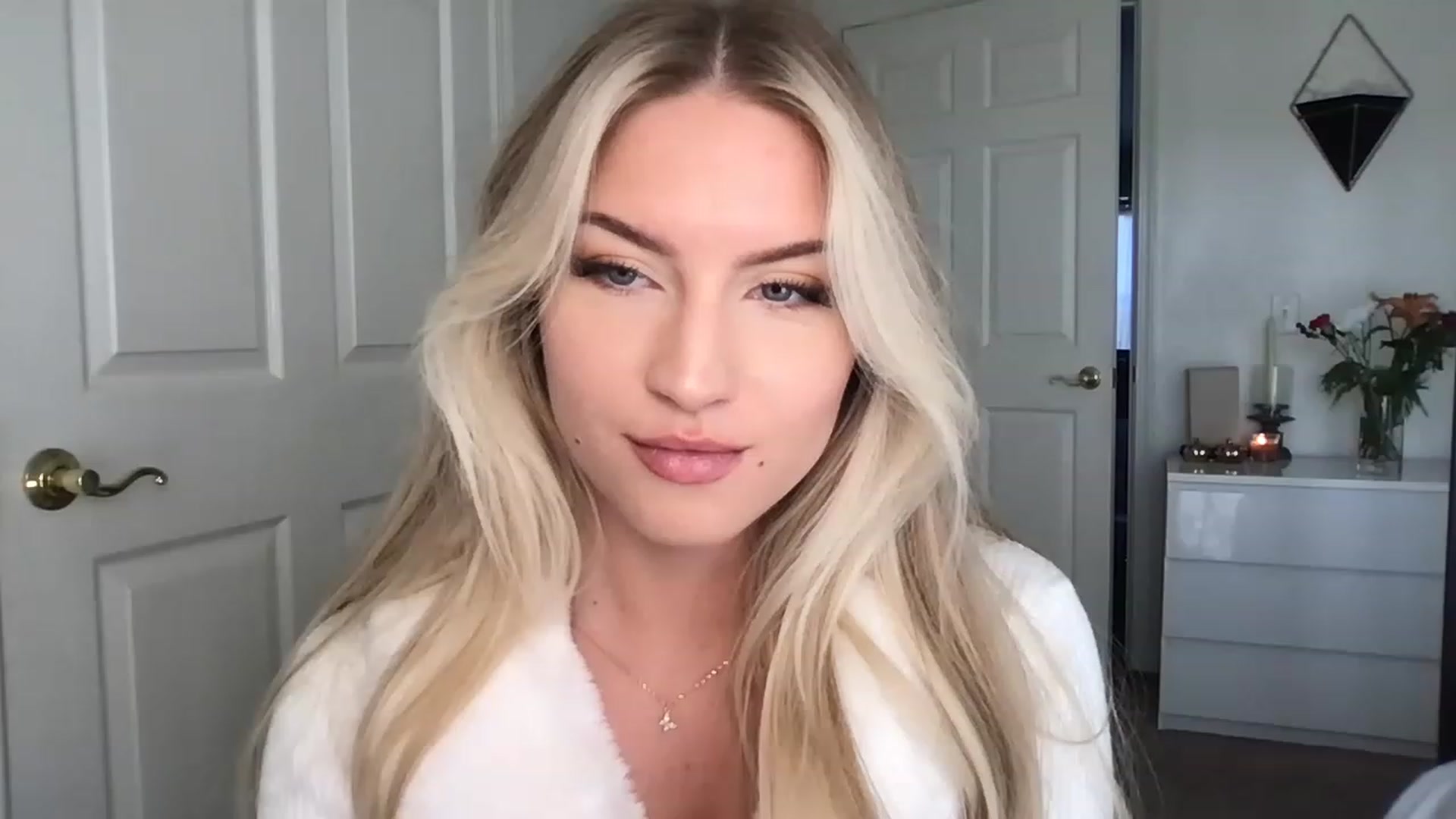 Thezabrina video thumbnail
